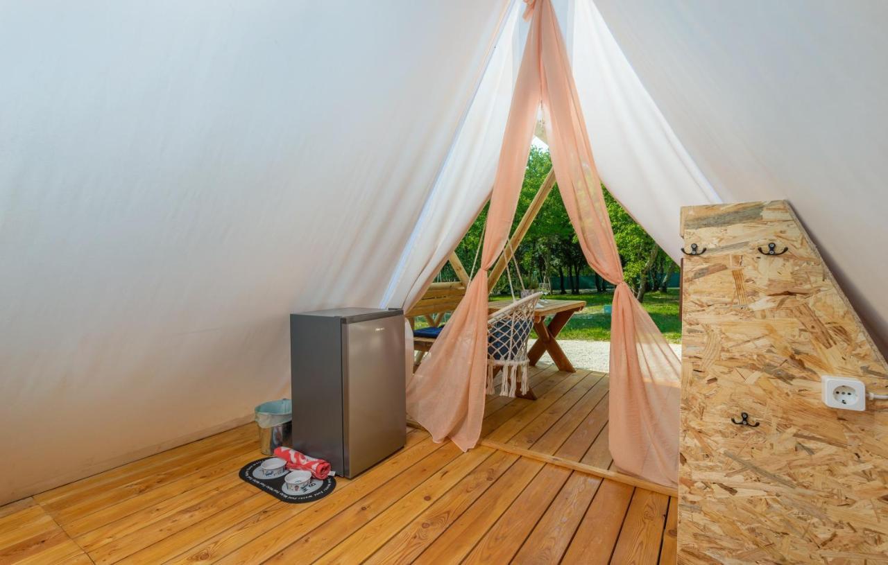 Eco Glamping- Fkk Nudist Camping Solaris Poreč Eksteriør billede