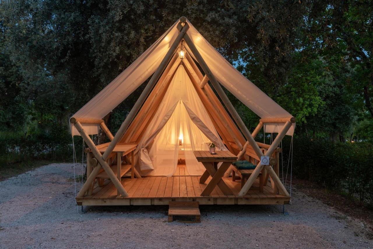 Eco Glamping- Fkk Nudist Camping Solaris Poreč Eksteriør billede