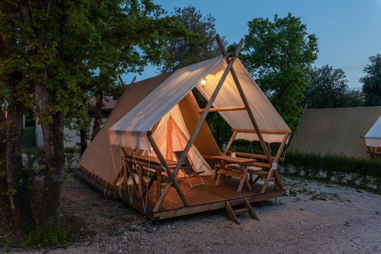 Eco Glamping- Fkk Nudist Camping Solaris Poreč Eksteriør billede