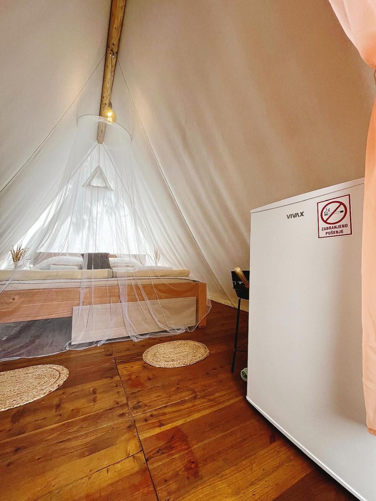 Eco Glamping- Fkk Nudist Camping Solaris Poreč Eksteriør billede